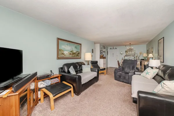$334,900 | 467 High Street, Unit 11, Hampton, NH 03842