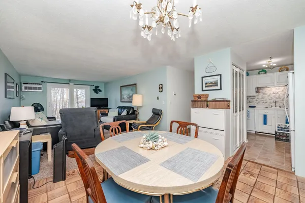 $334,900 | 467 High Street, Unit 11, Hampton, NH 03842