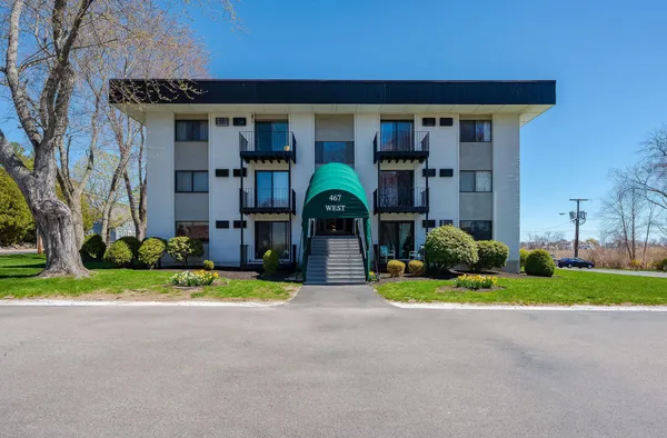 $334,900 | 467 High Street, Unit 11, Hampton, NH 03842