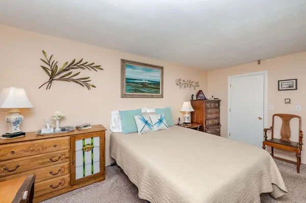 $334,900 | 467 High Street, Unit 11, Hampton, NH 03842