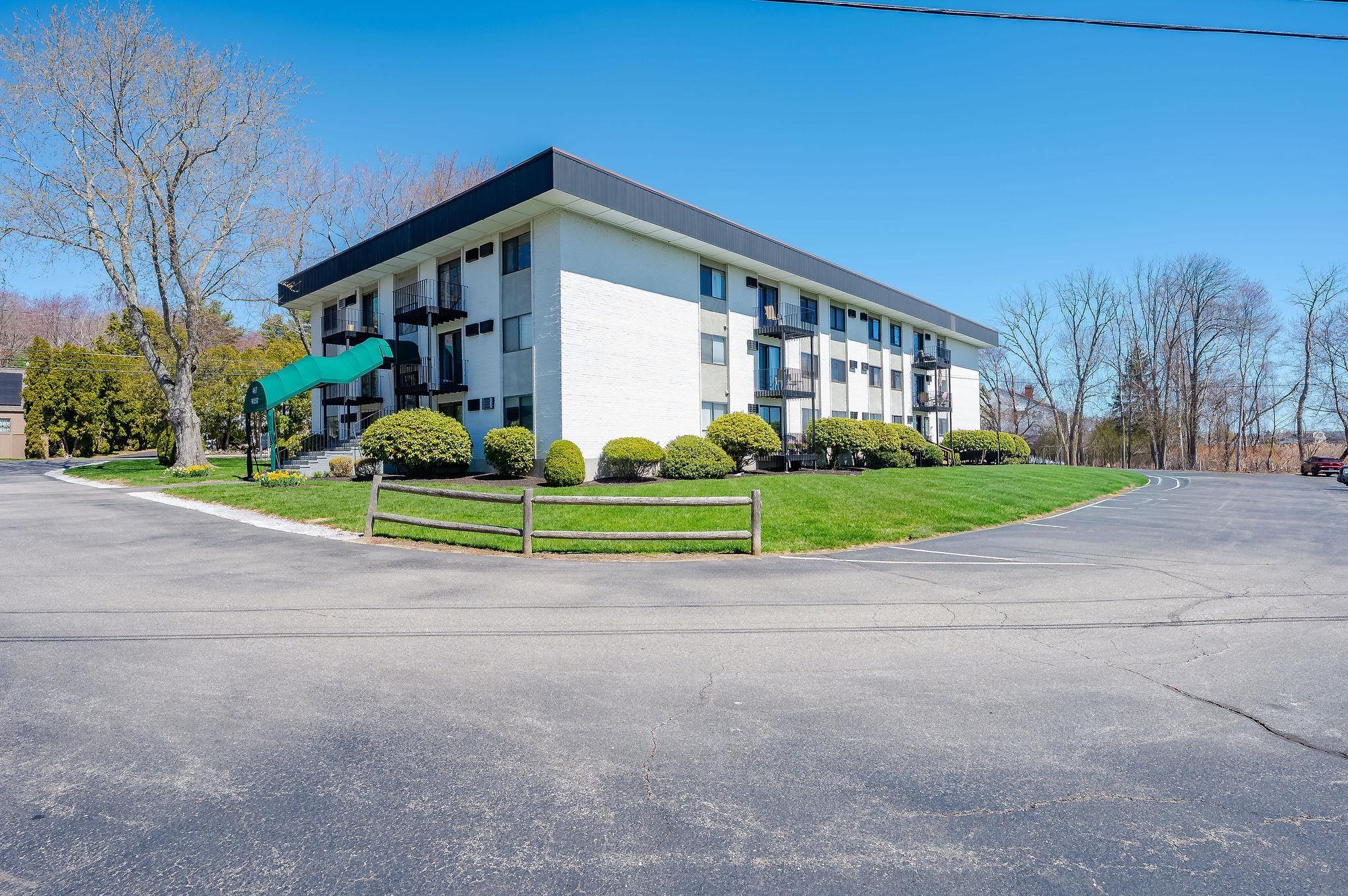 467 High Street, Unit 11 Hampton, NH 03842 - Photo 3 of 39