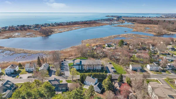 $334,900 | 467 High Street, Unit 11, Hampton, NH 03842