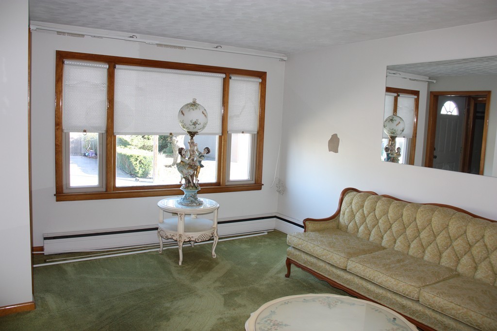 20 Locust Avenue Worcester, MA 01604 - Photo 2 of 21 Gallery Image 2