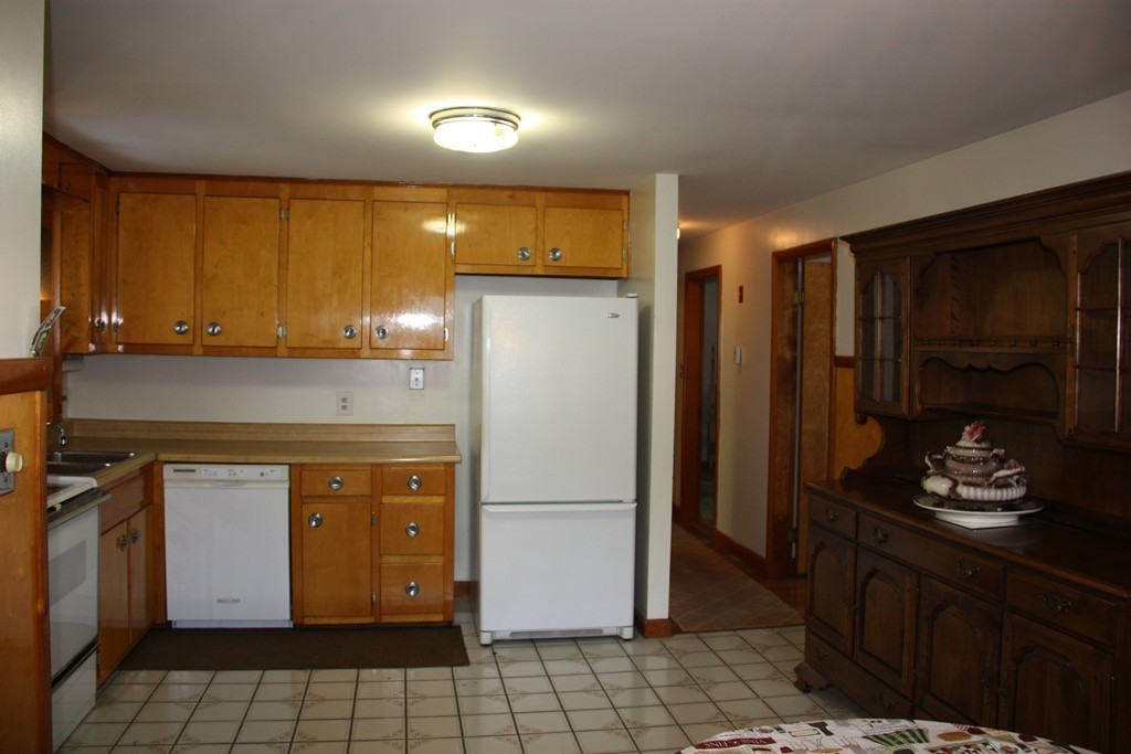 20 Locust Avenue Worcester, MA 01604 - Photo 3 of 21 Gallery Image 3