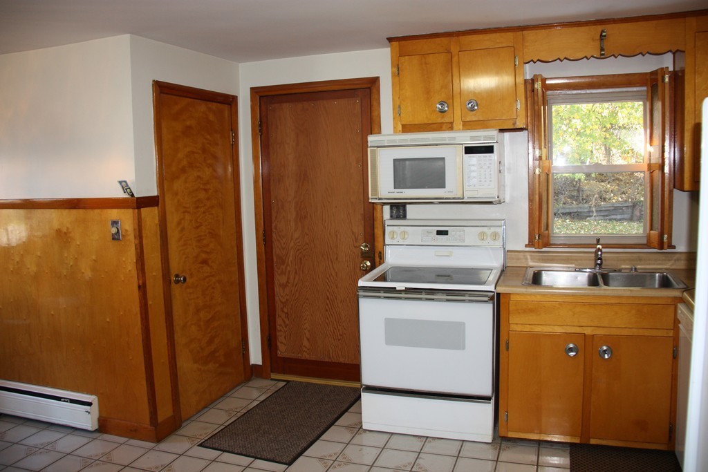 20 Locust Avenue Worcester, MA 01604 - Photo 6 of 21 Gallery Image 6