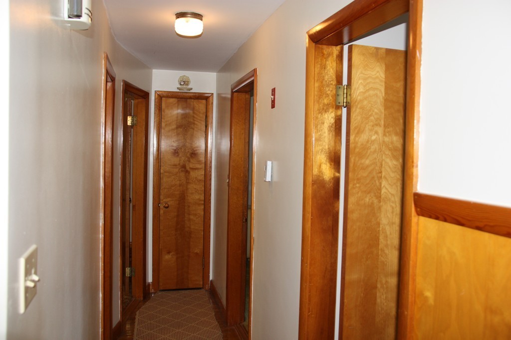20 Locust Avenue Worcester, MA 01604 - Photo 9 of 21 Gallery Image 9