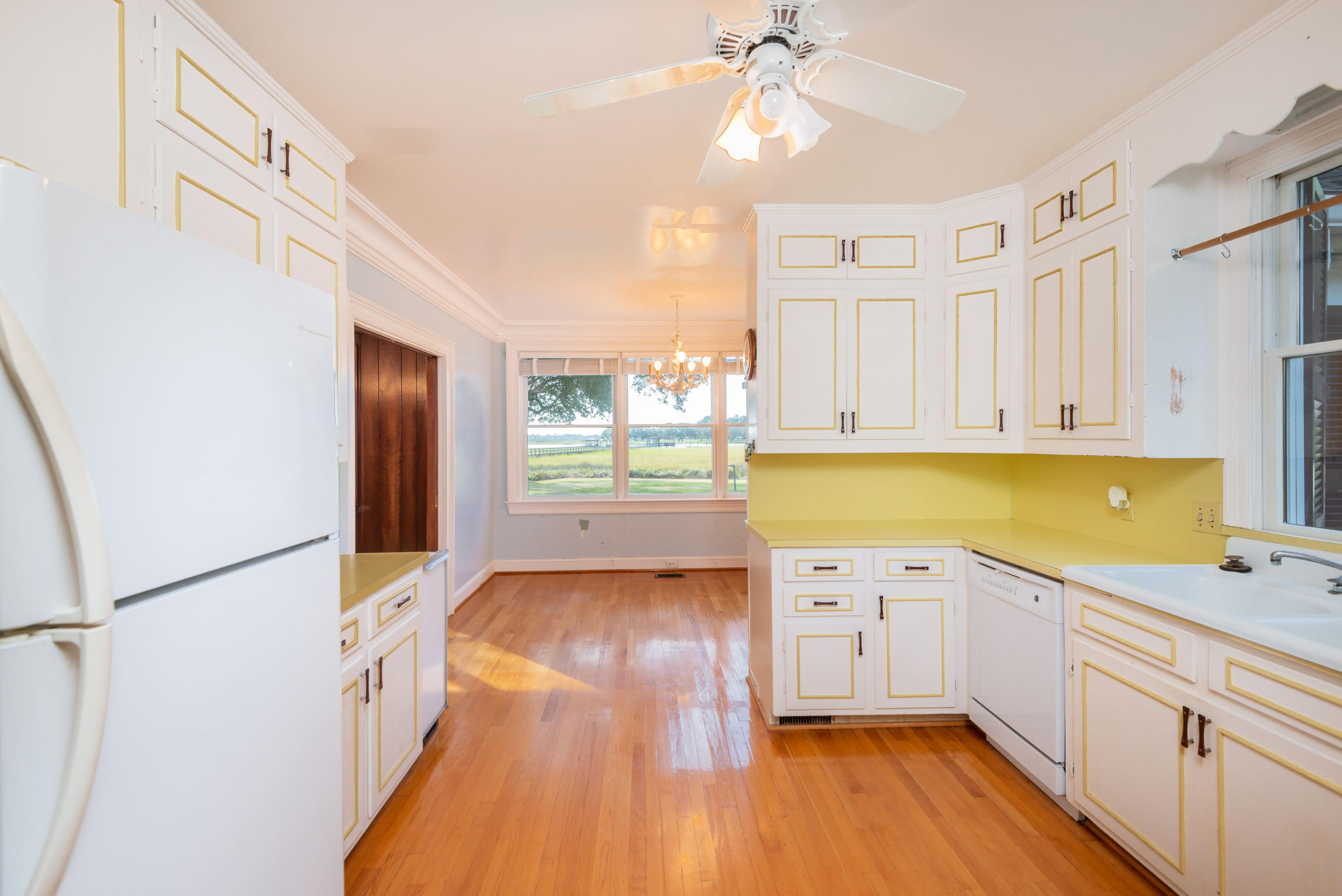 5 Broughton Road Charleston, SC 29407 - Photo 11 of 30 Eat-in Kitchen