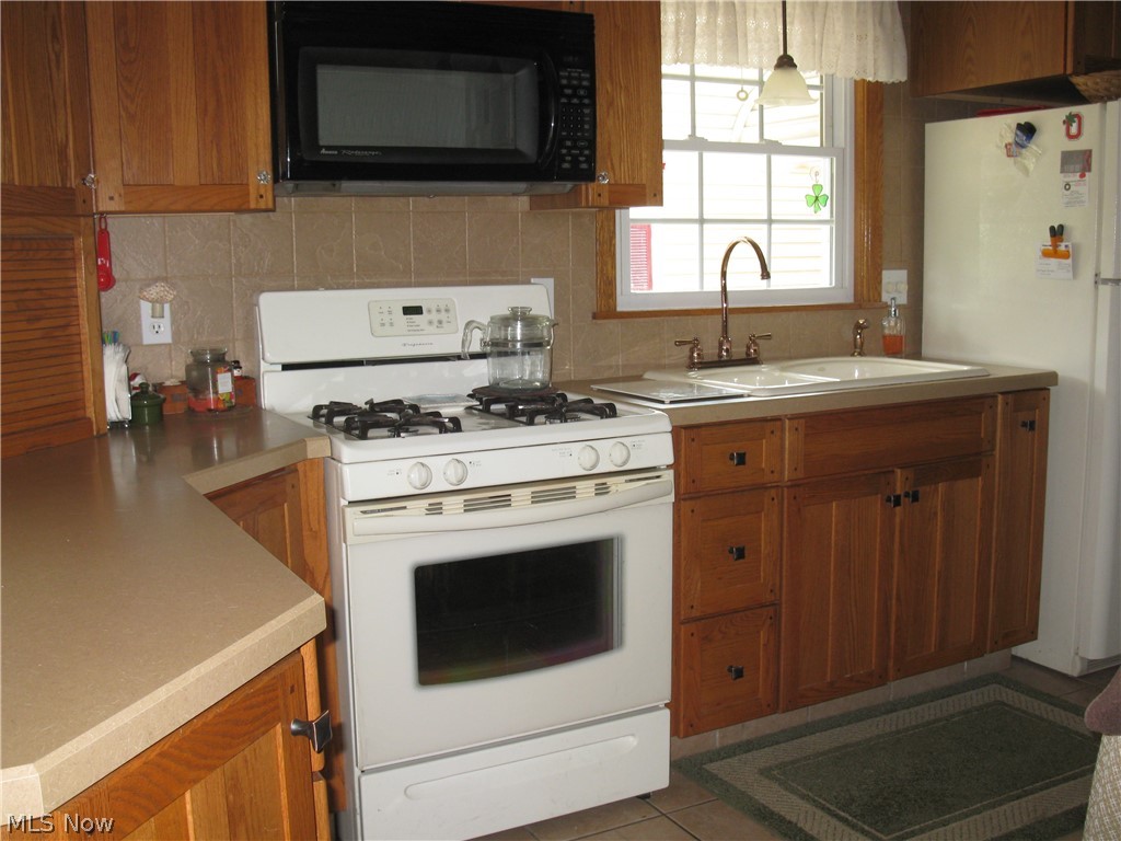 550 Como Street Struthers, OH 44471 - Photo 2 of 23 Gallery Image 2