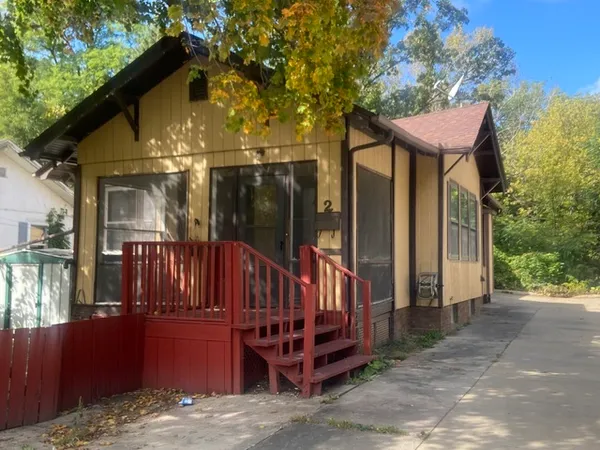 $1,200 | 2 Park Place, Peru, IL 61354