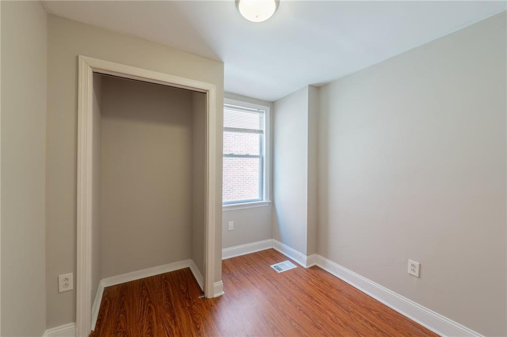 130 Chesterfield Road Pittsburgh, PA 15213 - Photo 24 of 36 3rd Bedroom