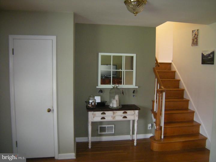 3420 Horton Road Newtown Square, PA 19073 - Photo 8 of 24 Foyer
