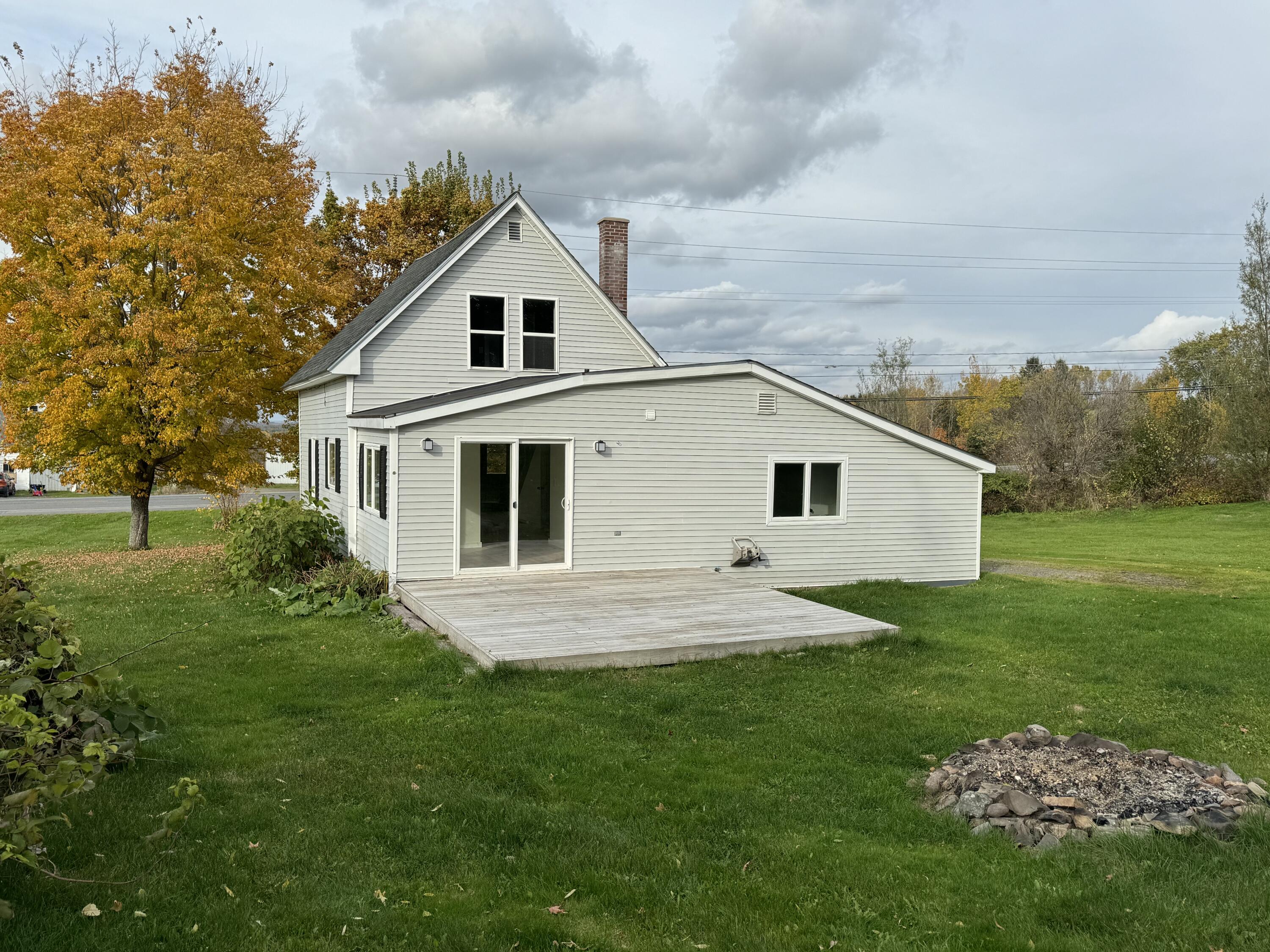 1546 Main Street Mapleton, ME 04757 - Photo 4 of 28 IMG_0616