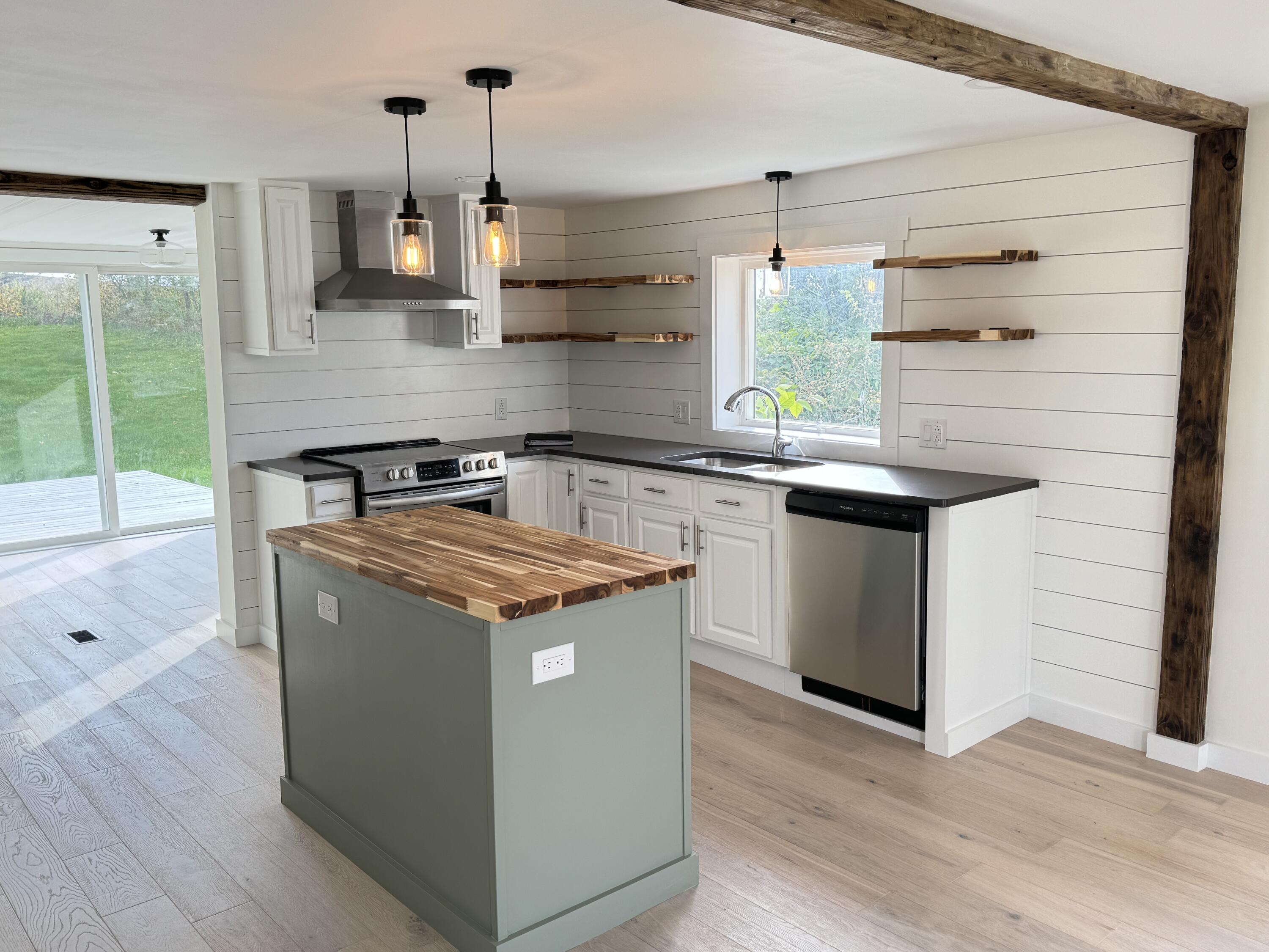 1546 Main Street Mapleton, ME 04757 - Photo 7 of 28 IMG_0619