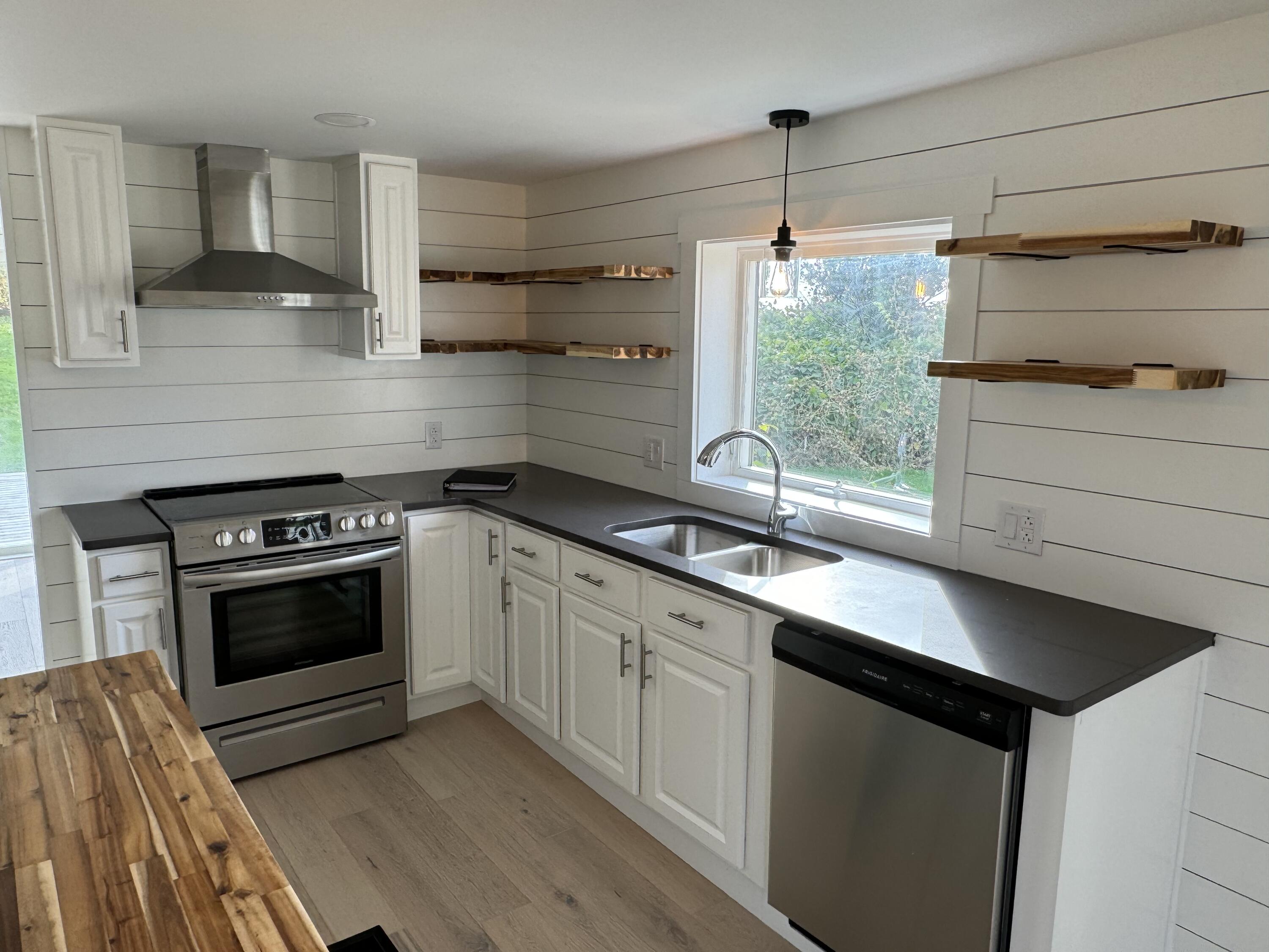 1546 Main Street Mapleton, ME 04757 - Photo 9 of 28 IMG_0621