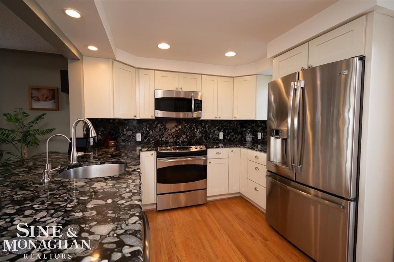5025 Pointe Tremble Road Algonac, MI 48001 - Photo 27 of 68