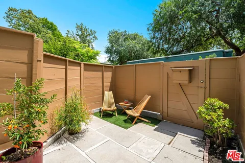$685,000 | 5226 Village Green, Los Angeles, CA 90016