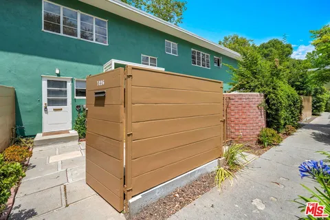 $685,000 | 5226 Village Green, Los Angeles, CA 90016