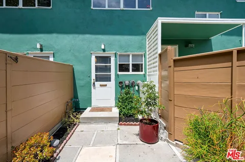 $685,000 | 5226 Village Green, Los Angeles, CA 90016