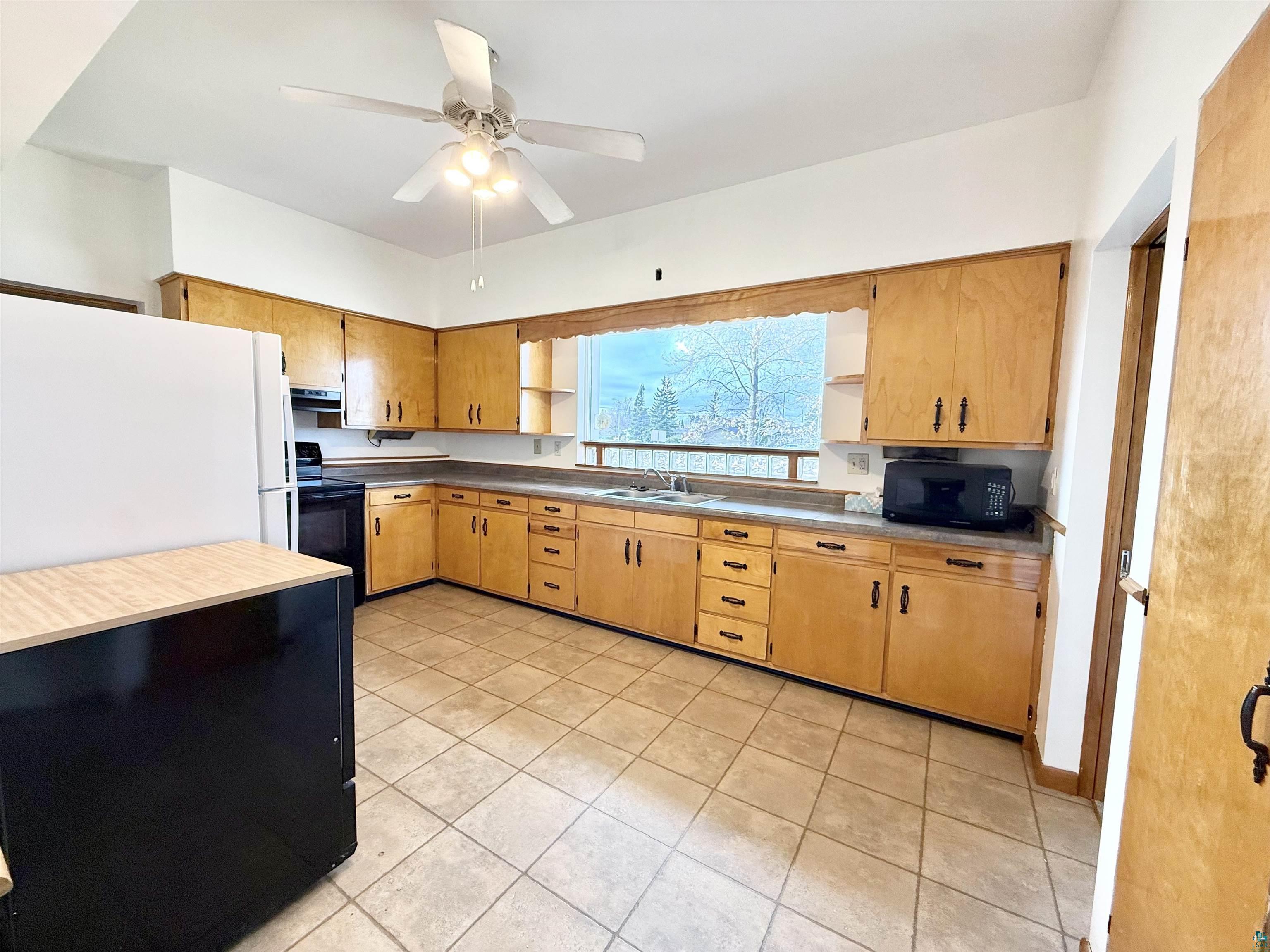 402 East 2nd Street Superior, WI 54880 - Photo 12 of 35