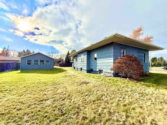 $279,000 | 402 East 2nd Street, Superior, WI 54880