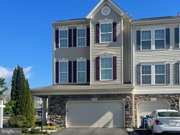 $780,000 | 42468 Franklin Benjamin Terrace, Broadlands, VA 20148