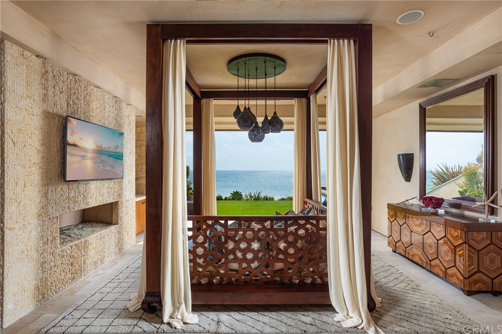 33 Strand Beach Drive Dana Point, CA 92629 - Photo 39 of 54 a view of a entryway door