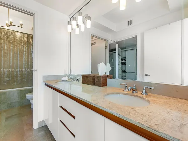 $5,000 | 1500 Ocean Drive, Unit PH10, Miami Beach, FL 33139