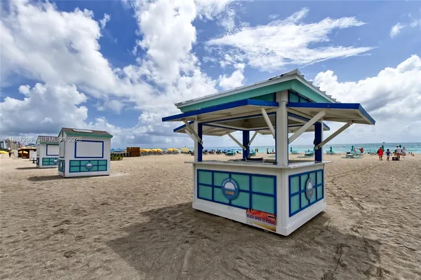 $5,000 | 1500 Ocean Drive, Unit PH10, Miami Beach, FL 33139