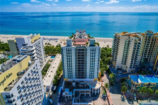 $5,000 | 1500 Ocean Drive, Unit PH10, Miami Beach, FL 33139