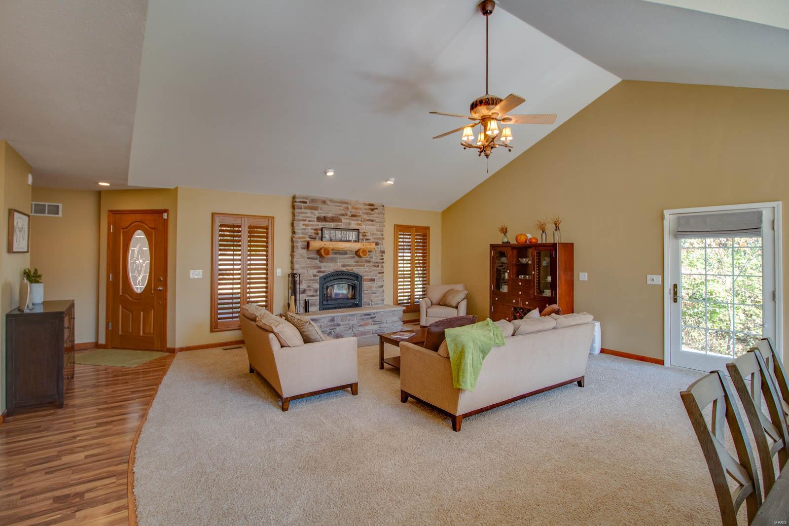 18155 Grange Hall Road Brighton, IL 62012 - Photo 4 of 67