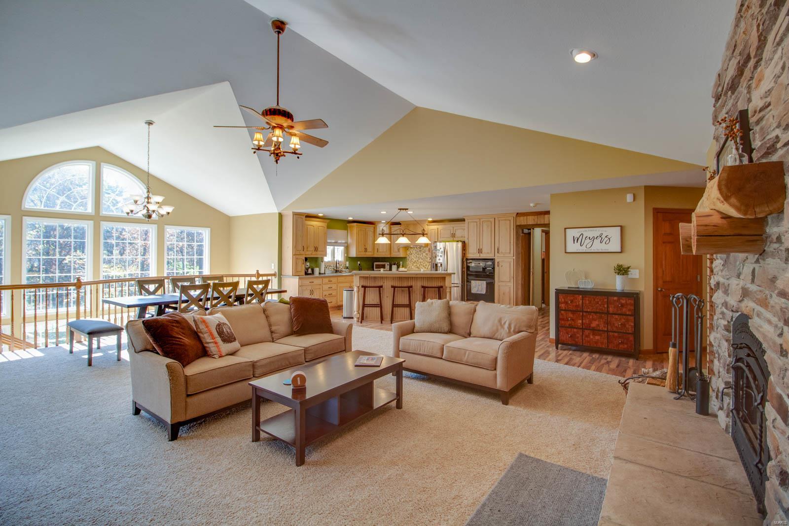 18155 Grange Hall Road Brighton, IL 62012 - Photo 7 of 67