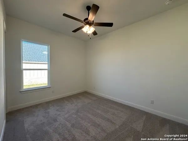 $3,400 | 152 West Magnolia Circle, La Vernia, TX 78121