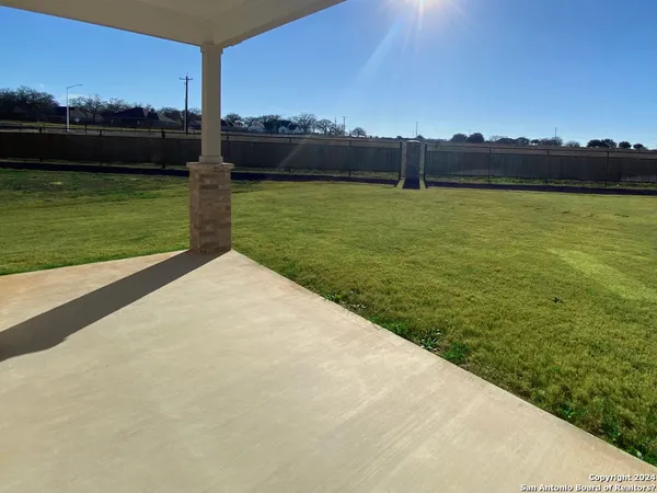 $3,400 | 152 West Magnolia Circle, La Vernia, TX 78121