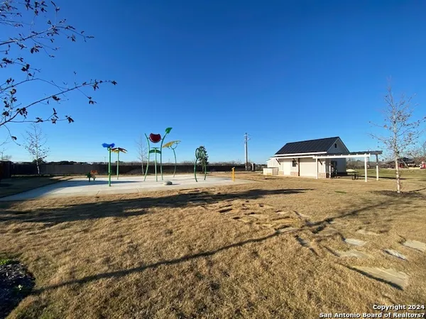 $3,400 | 152 West Magnolia Circle, La Vernia, TX 78121