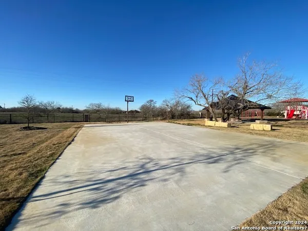 $3,400 | 152 West Magnolia Circle, La Vernia, TX 78121