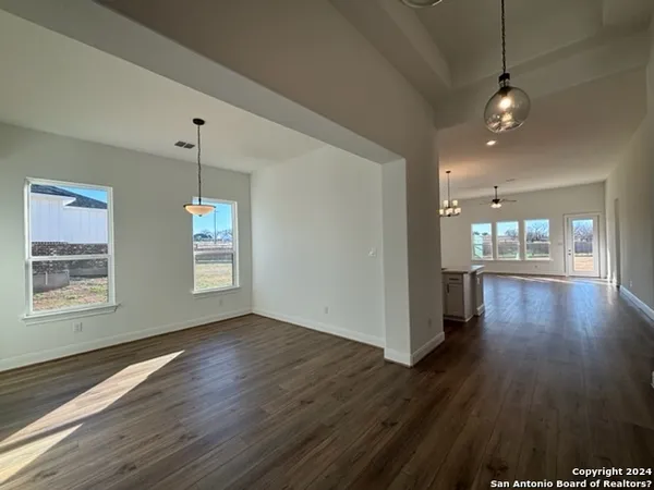 $3,400 | 152 West Magnolia Circle, La Vernia, TX 78121