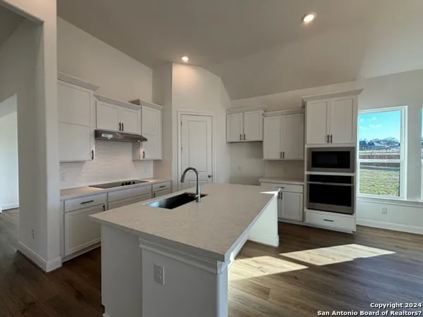 $3,400 | 152 West Magnolia Circle, La Vernia, TX 78121