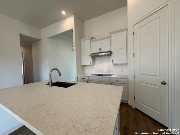$3,400 | 152 West Magnolia Circle, La Vernia, TX 78121