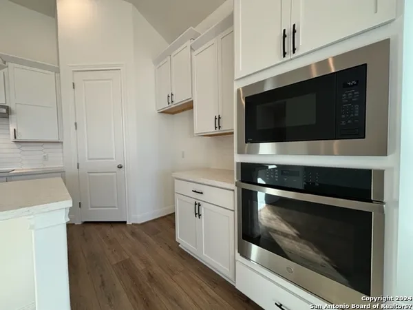 $3,400 | 152 West Magnolia Circle, La Vernia, TX 78121