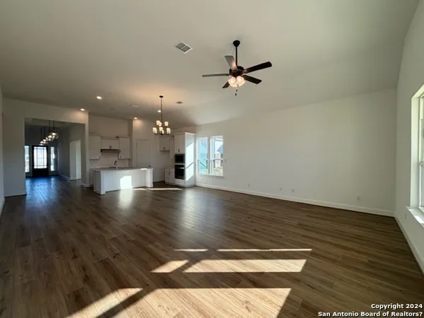 $3,400 | 152 West Magnolia Circle, La Vernia, TX 78121