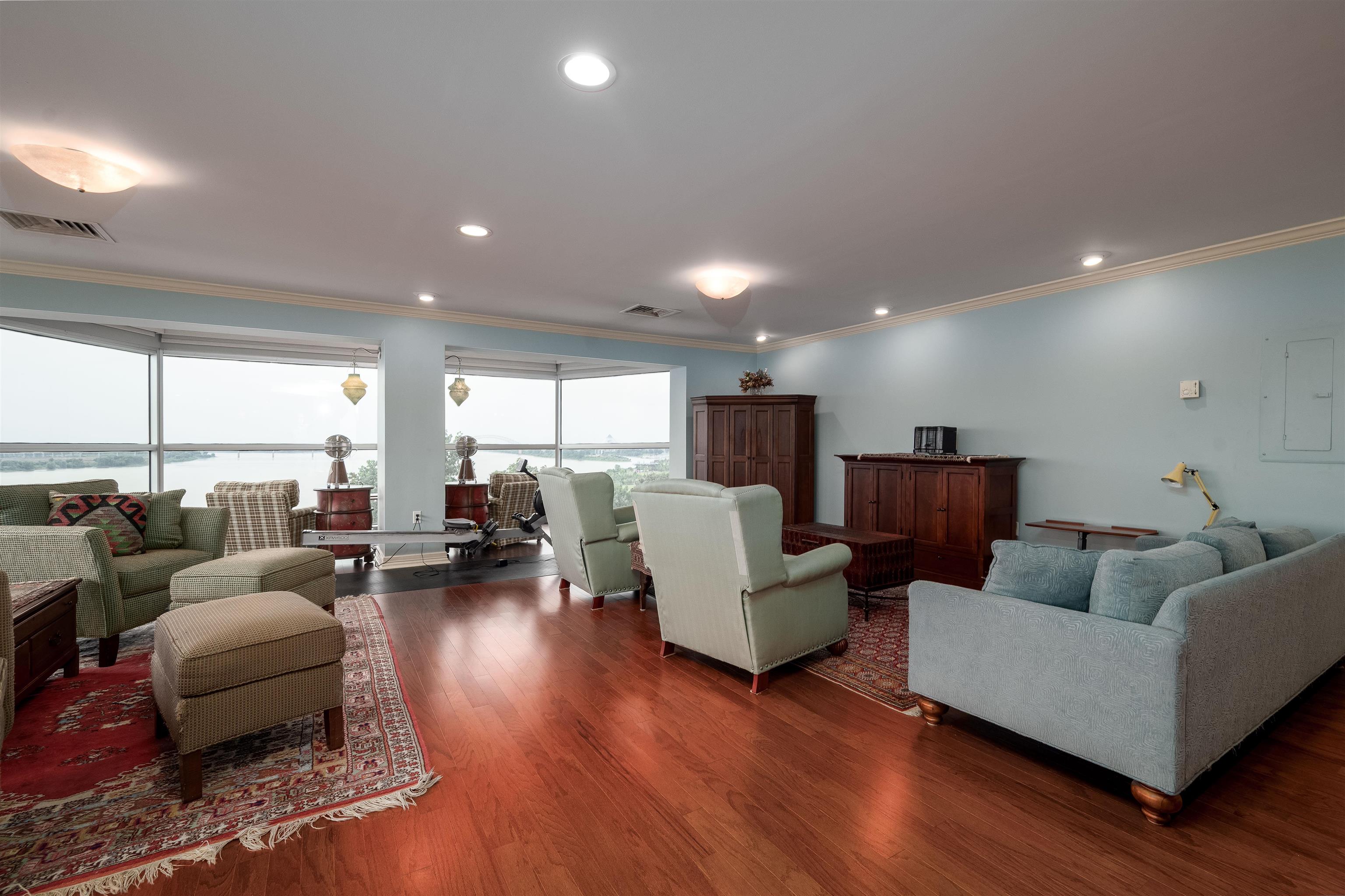 655 Riverside Drive, Unit 801 Memphis, TN 38103 - Photo 3 of 35
