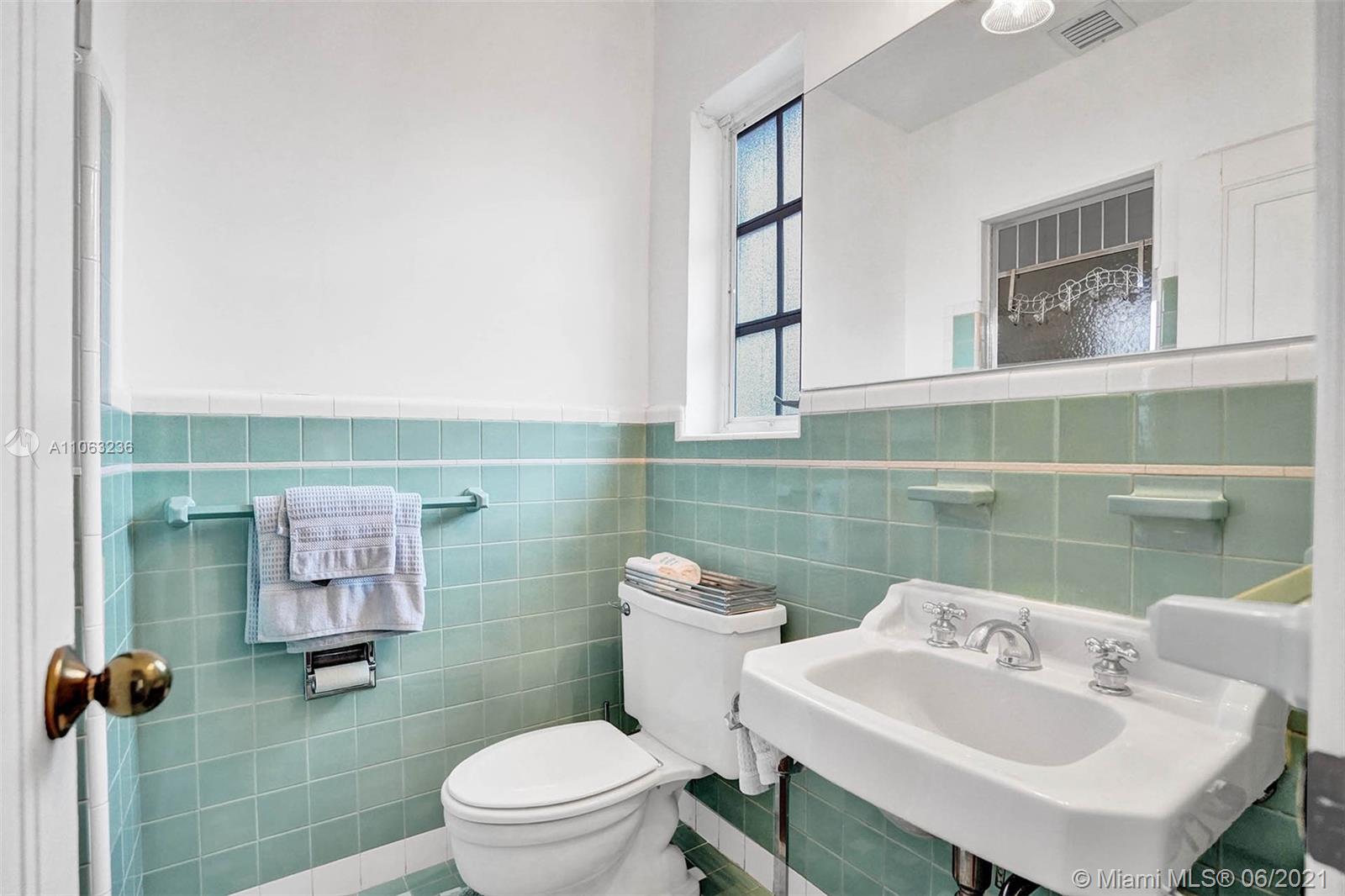 4601 Alton Road Miami Beach, FL 33140 - Photo 23 of 53