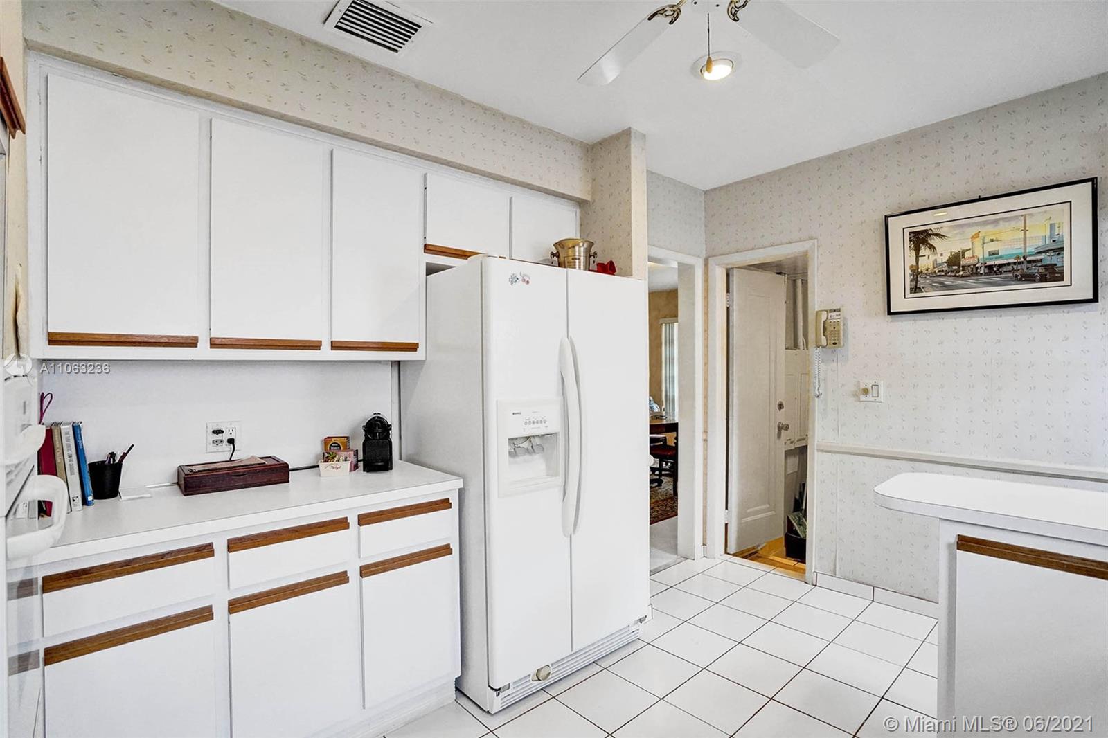 4601 Alton Road Miami Beach, FL 33140 - Photo 30 of 53
