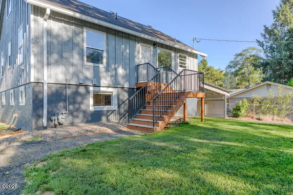 $639,000 | 1039 Northeast Grant Street, Newport, OR 97365