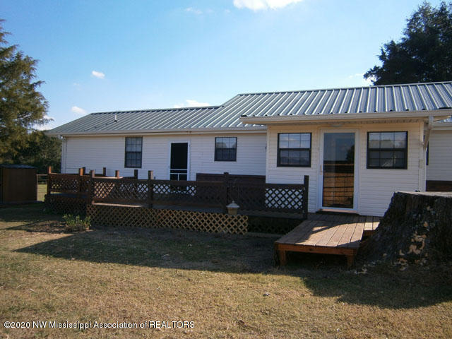 1462-1464 Merry Hill Ranch Road Senatobia, MS 38668 - Photo 1 of 16 Back View.