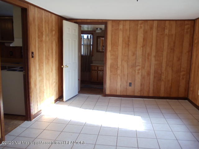 1462-1464 Merry Hill Ranch Road Senatobia, MS 38668 - Photo 11 of 16 Bedroom