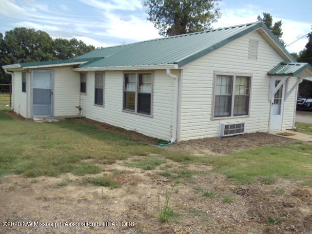 1462-1464 Merry Hill Ranch Road Senatobia, MS 38668 - Photo 12 of 16 DSC00418