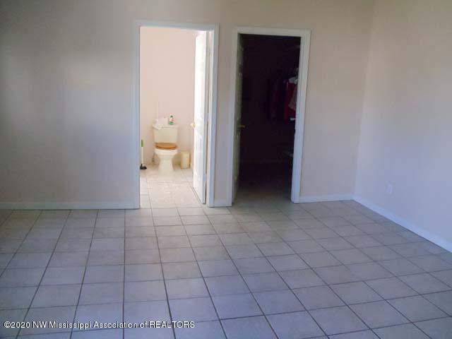 1462-1464 Merry Hill Ranch Road Senatobia, MS 38668 - Photo 10 of 16 Master Bedroom