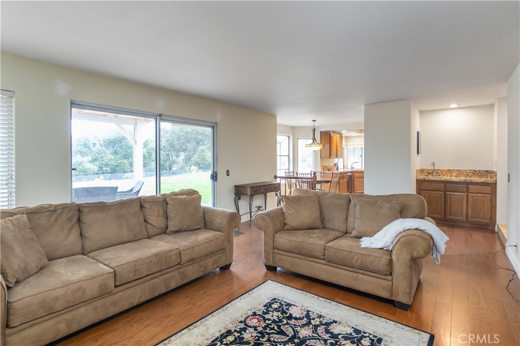 2887 Queens Way Thousand Oaks, CA 91362 - Photo 11 of 35 a living room with furniture and a large window