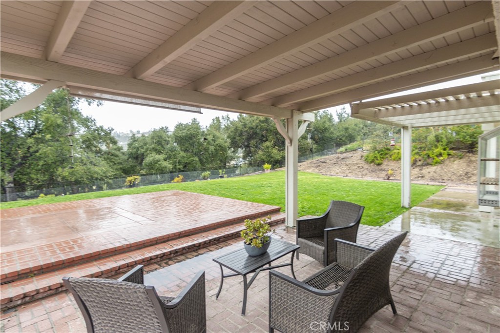 2887 Queens Way Thousand Oaks, CA 91362 - Photo 31 of 35 a view of yard with patio
